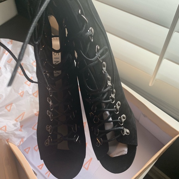 Black suede lacy heels - Picture 3 of 6